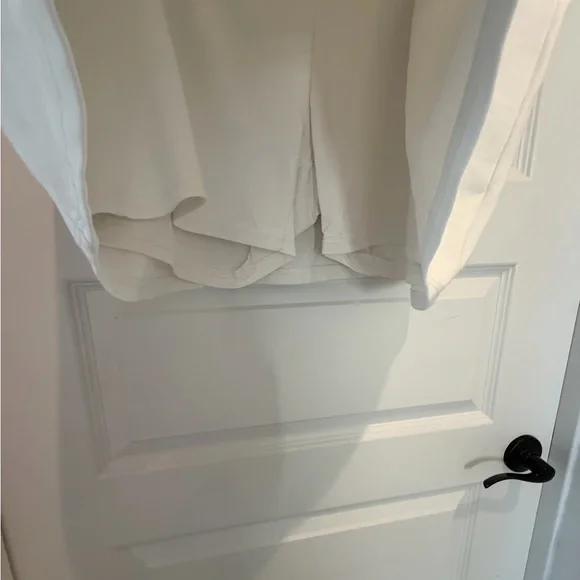 Lulu-B White Mini Skort - Picture 2 of 3